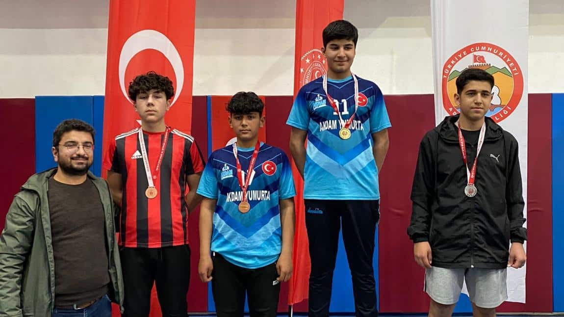 Bilek Güreşinde Türkiye Yarı Finalleri